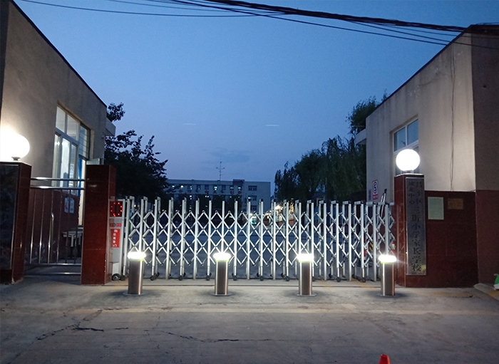 北京昌平三街小学全自动液压升降柱